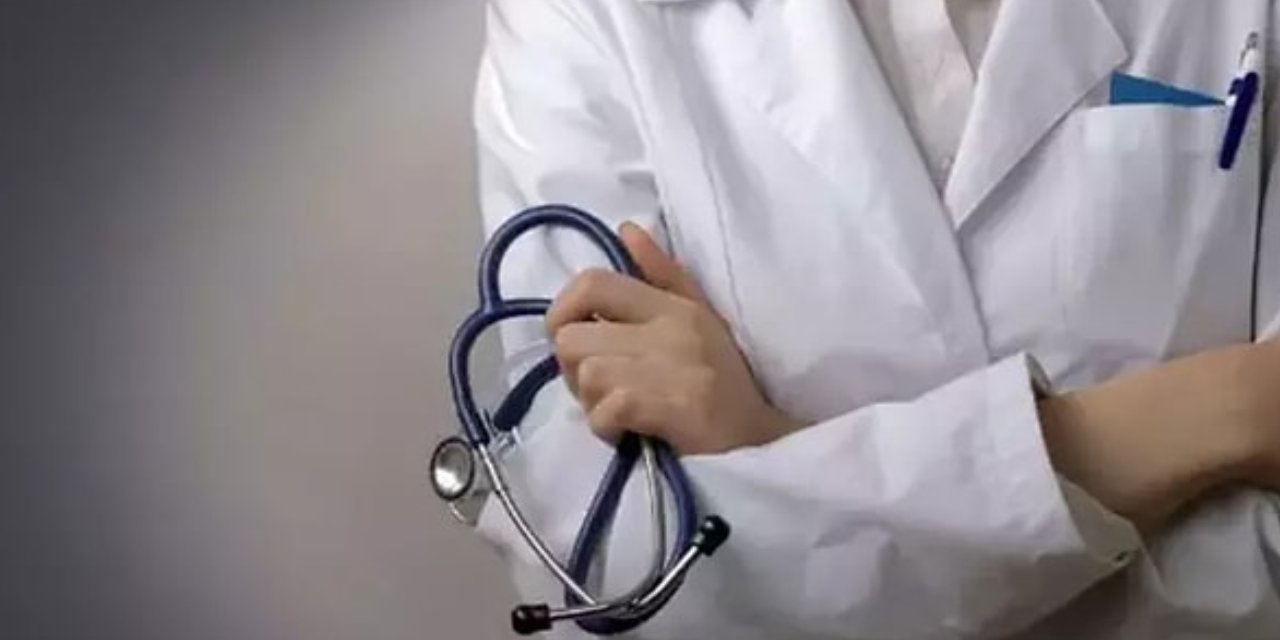 Kadın doğum doktoru bir kadının gizli görüntülerini çekerken yakalandı: Tutuklandı