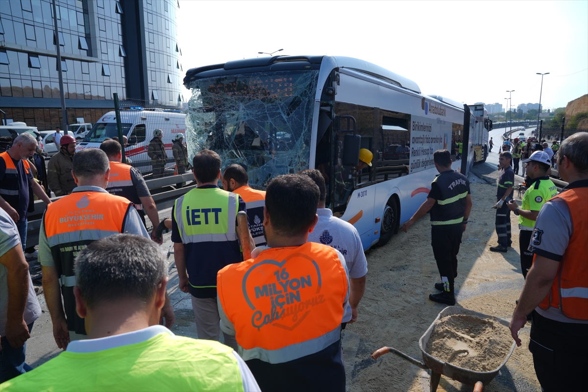 İETT'den Küçükçekmece'deki metrobüs kazasına dair açıklama