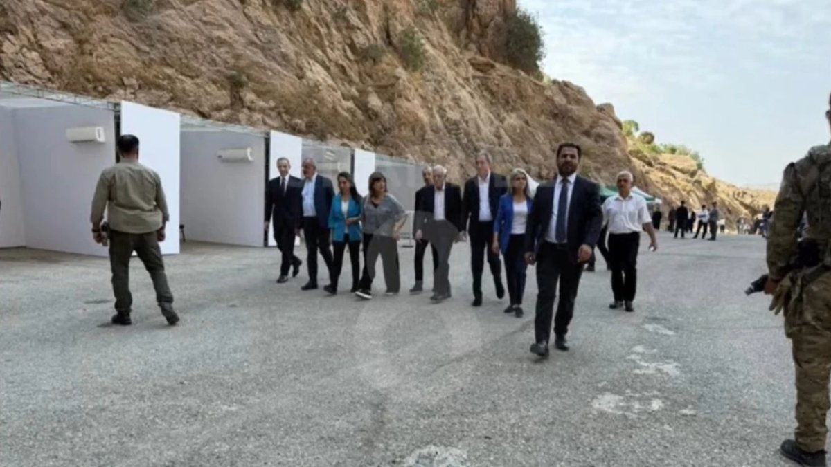Terörsüz Türkiye için tarihi gün! PKK'lı ilk grup silah bıraktı