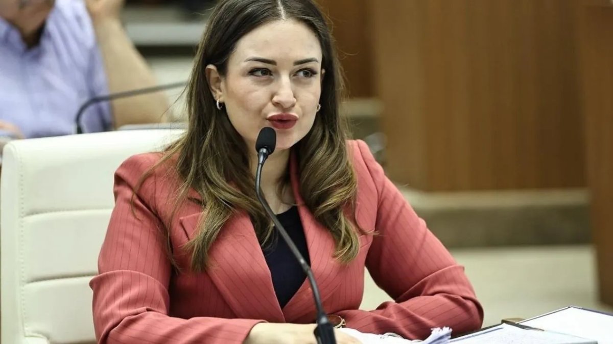 Büşra Özdemir, Antalya Büyükşehir başkan vekili oldu