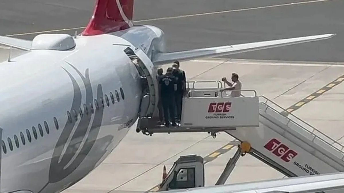 Leman Dergisi yazı işleri müdürü Aslan Özdemir gözaltına alındı