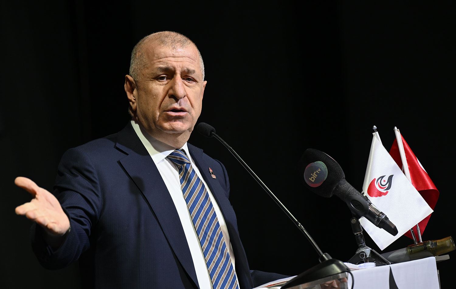 24 gün önce tahliye edilmişti! Ümit Özdağ’a 2 yıla kadar hapis ve siyasi yasak talebi