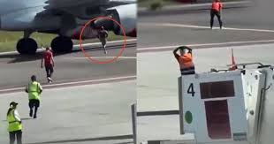 Havalimanında korkunç olay! Pilot anons etti: Dışarıya bakmayın