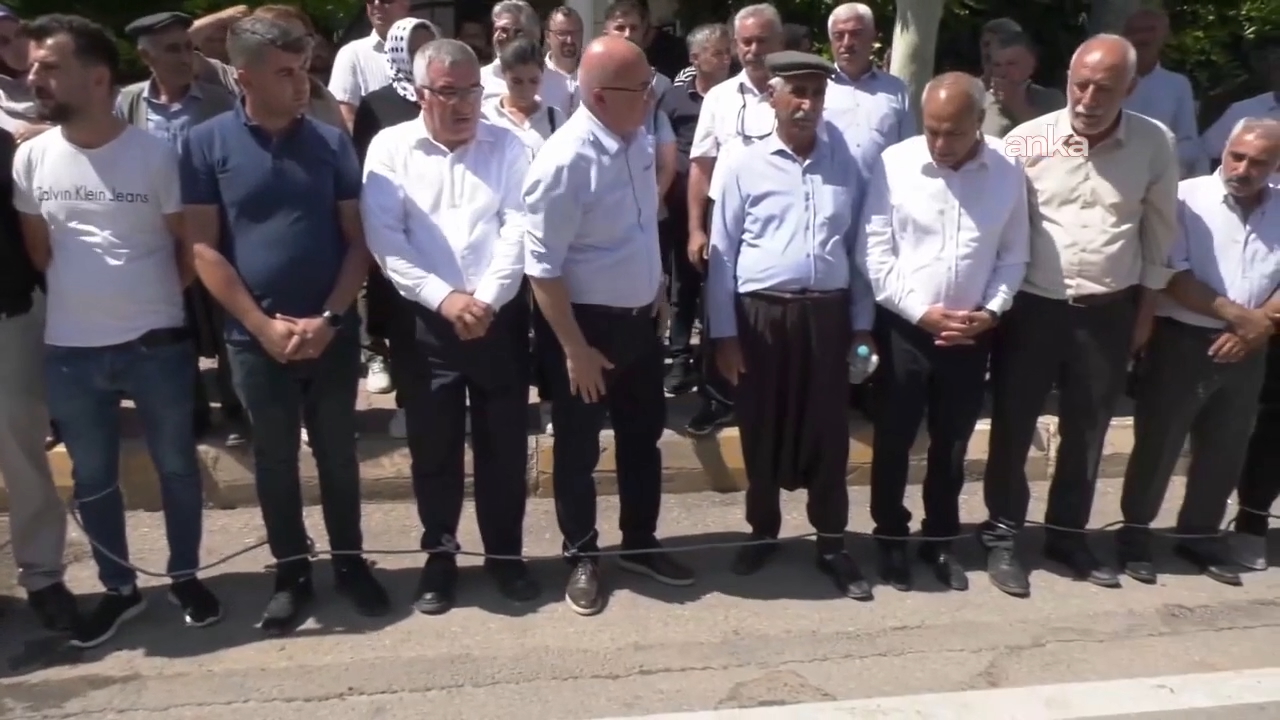 Mahmut Tanal’dan Tutdere’nin ev hapsine tepki: Ayağını iple bağlayarak protesto etti