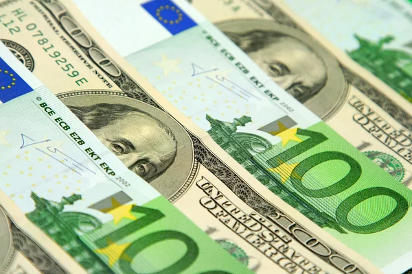 Dolar atak yaptı Euro geri çekildi: Piyasalarda flaş hareketlilik