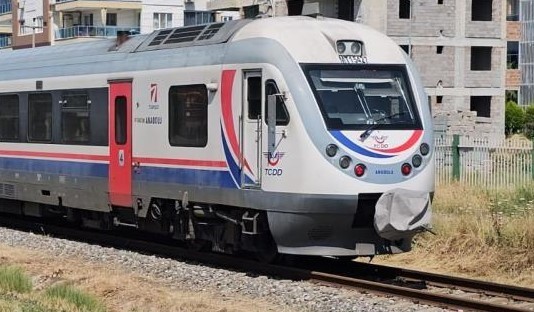 Aydın'da bir adama yolcu treni çarptı