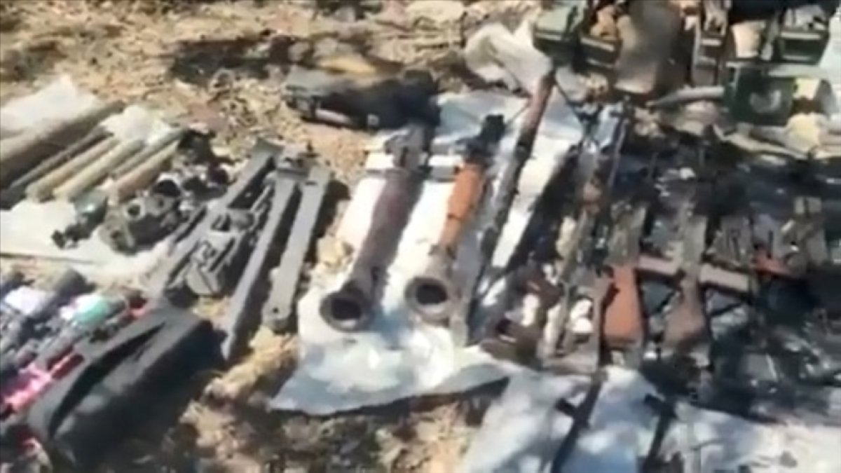 Pençe-Kilit bölgesinde teröristlere ait mağarada cephanelik ele geçirildi