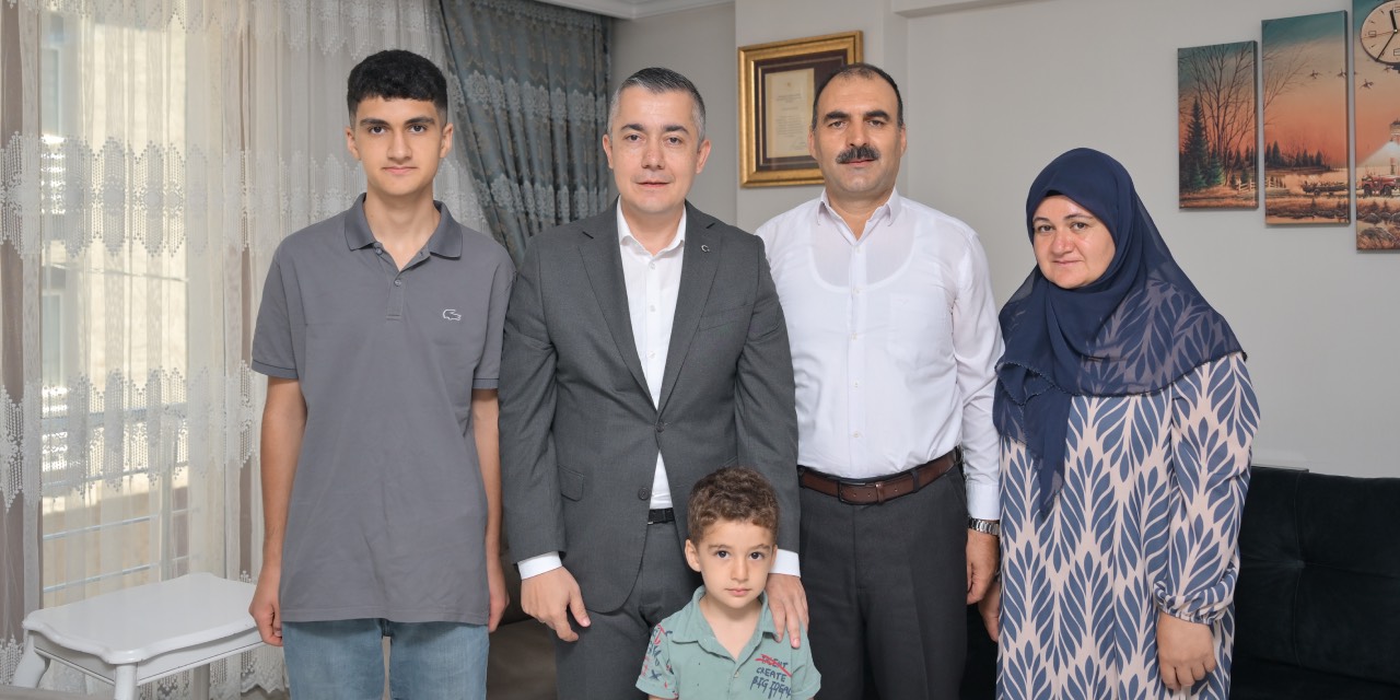 Esenyurt Belediye Başkan Vekili Can Aksoy’dan 15 Temmuz gazisine ziyaret