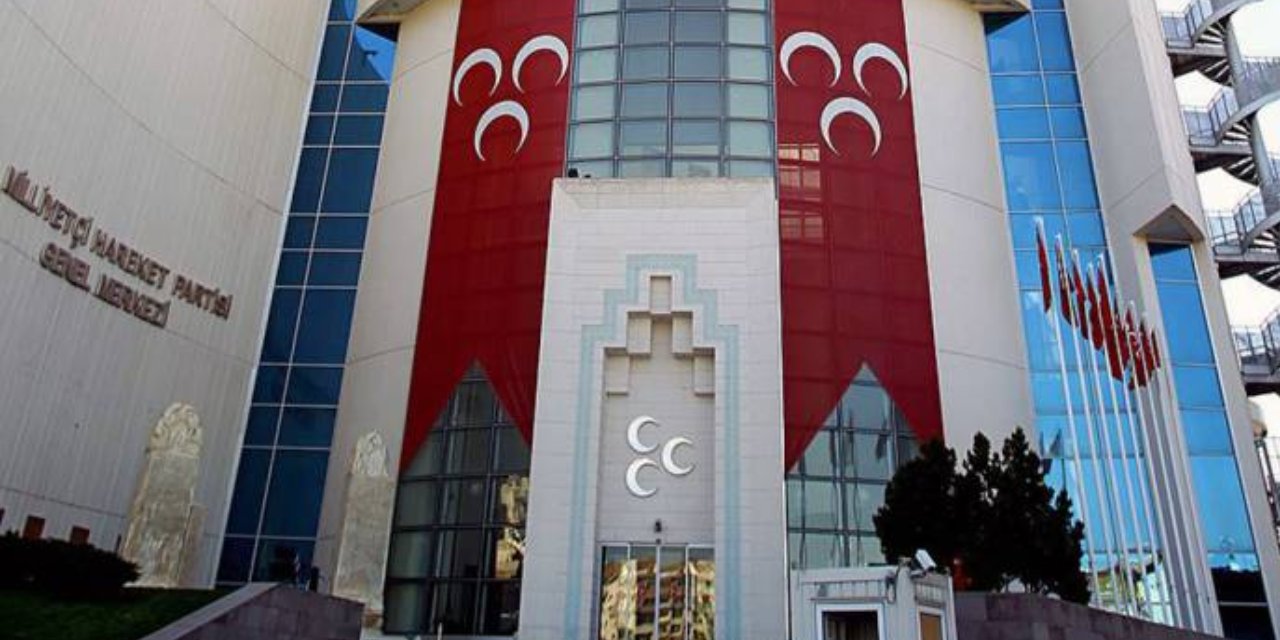 MHP'de bir istifa daha!