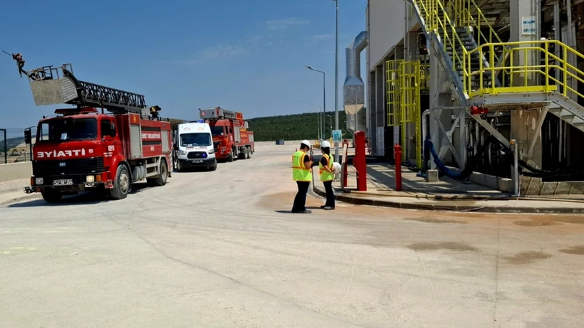 Fabrikada yangın: 2 işçi hastaneye kaldırıldı
