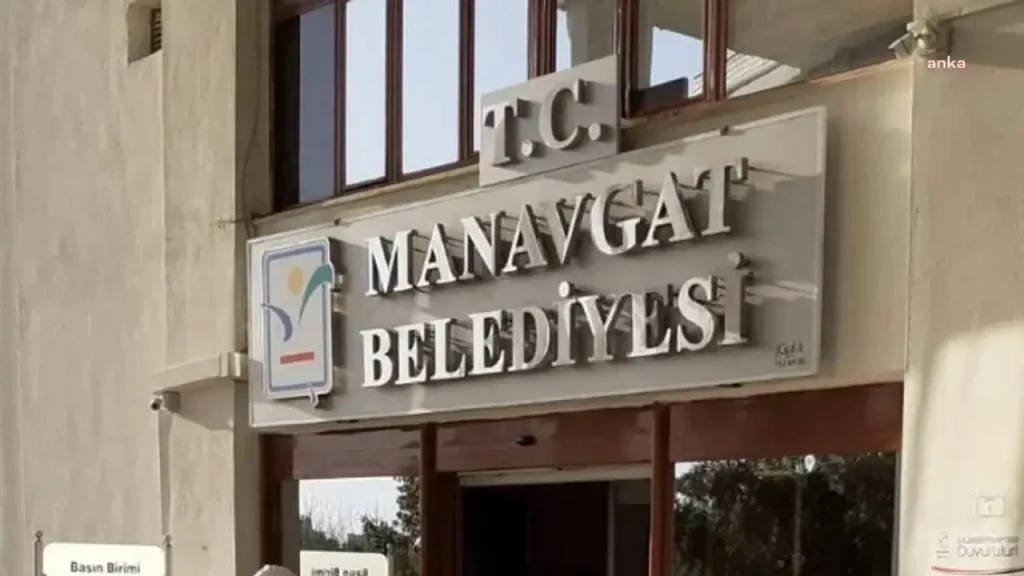 CHP'de Manavgat depremi: 3 kişi disipline sevk edildi, 2 ismin üyeliği askıya alındı