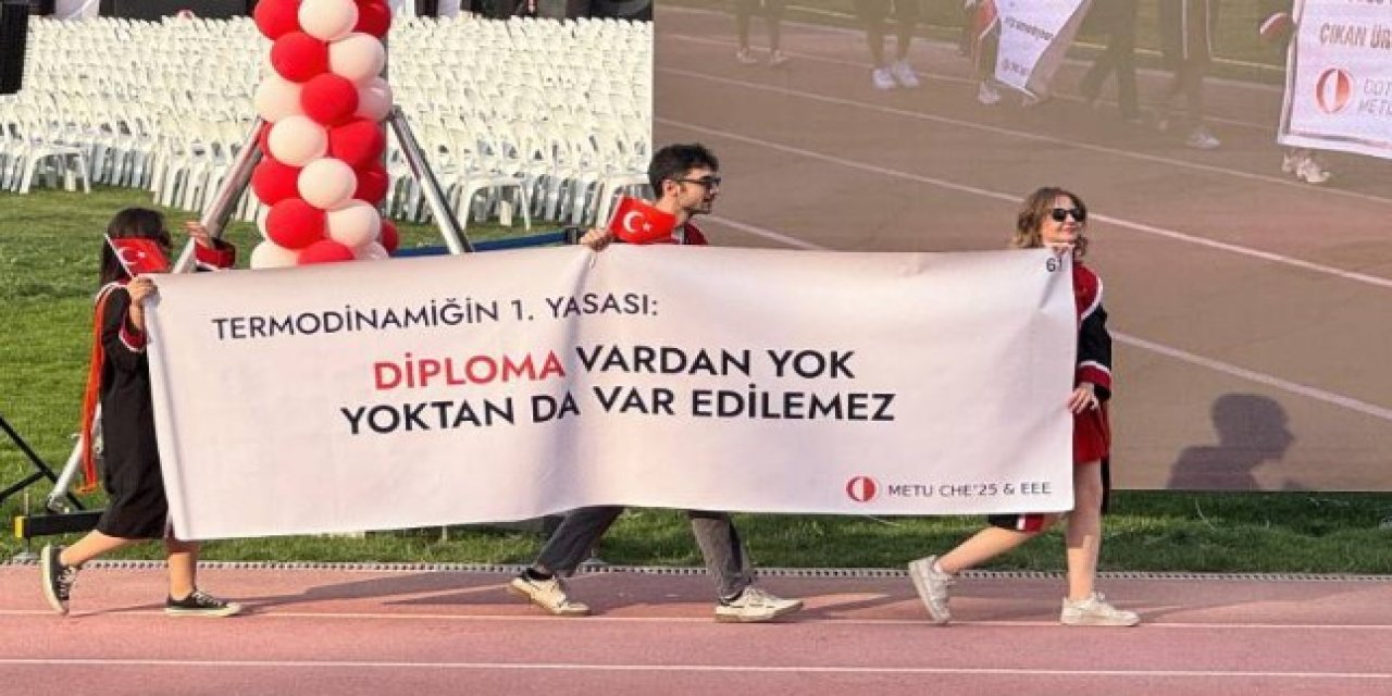 İmamoğlu’na mezuniyet sürprizi: ODTÜ’lü öğrencilerden pankartlı destek