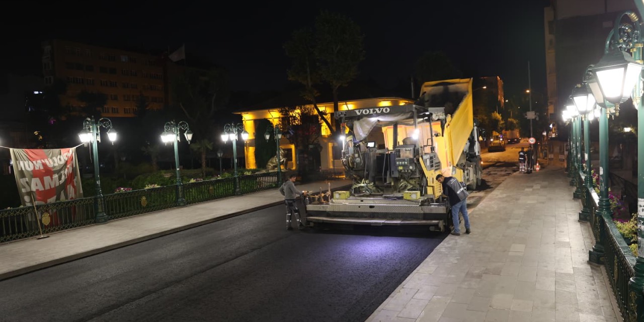 Eskişehir Büyükşehir Belediyesi'nden gece mesaisi