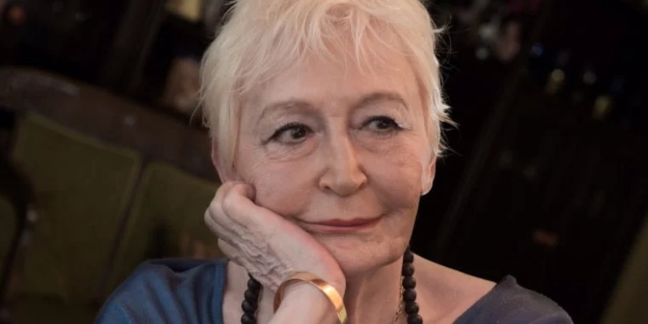 Ünlü edebiyatçı ve akademisyen Pınar Kür hayatını kaybetti