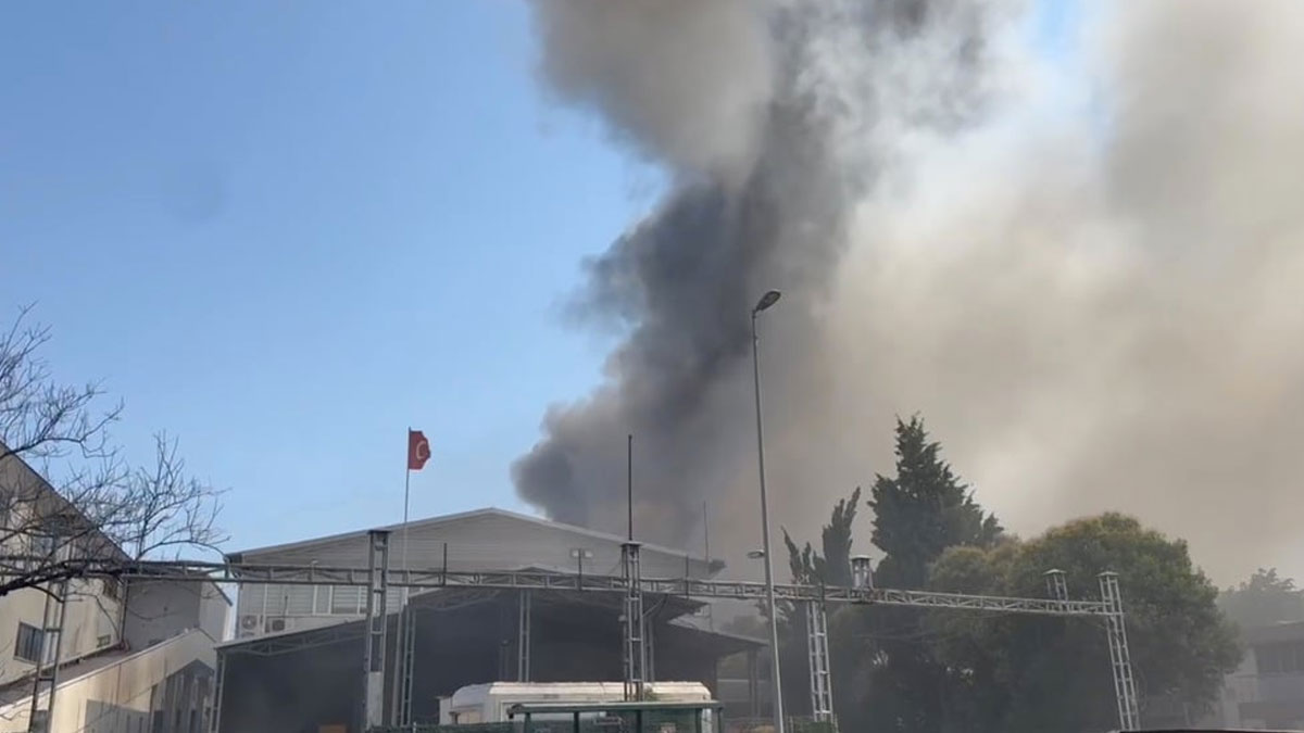 Esenyurt'ta tekstil fabrikasında yangın