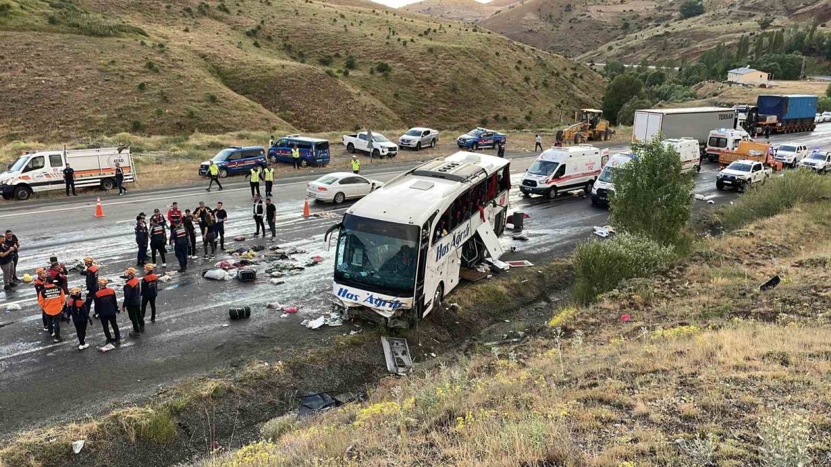 Sivas’ta can pazarı: Kazada ölenlerin kimlikleri tespit edildi