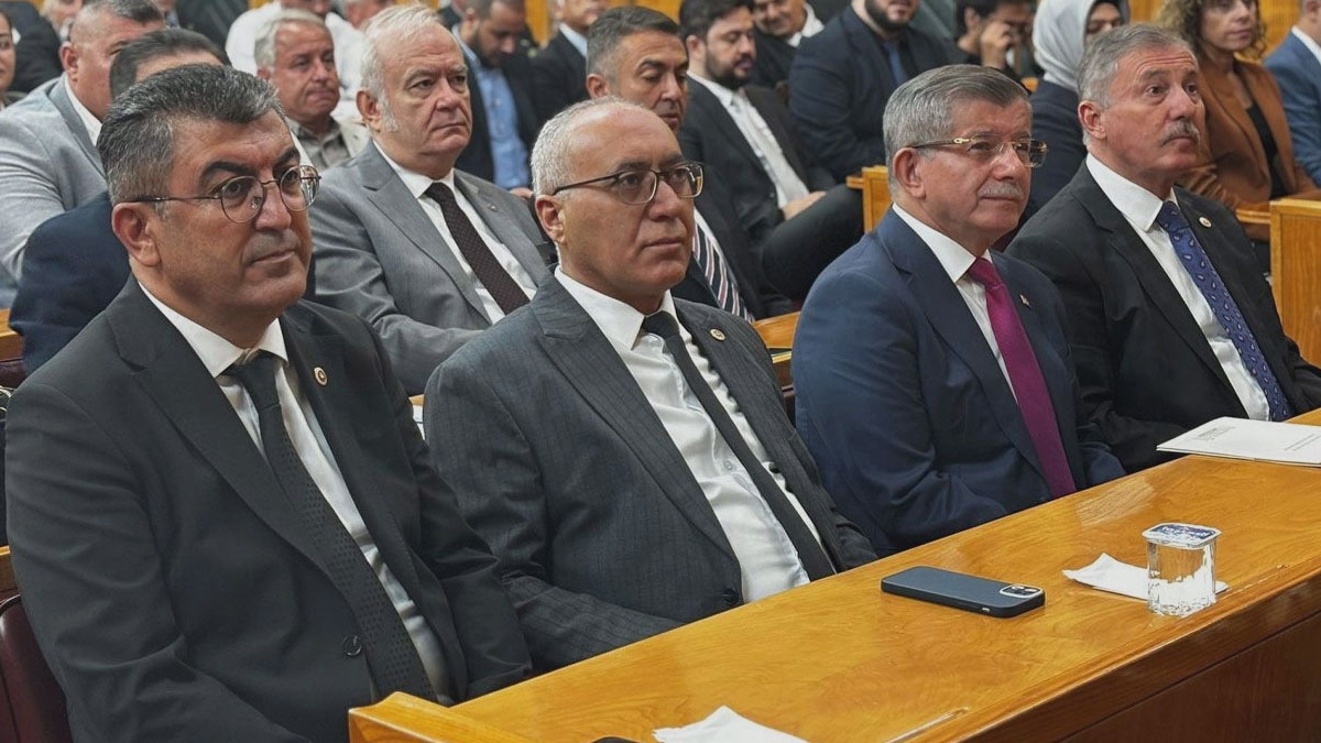 Gelecek Partisi'nden istifalara ilişkin açıklama: Sayısal hesaplarınıza ahlaki üstünlüğümüzle direneceğiz!