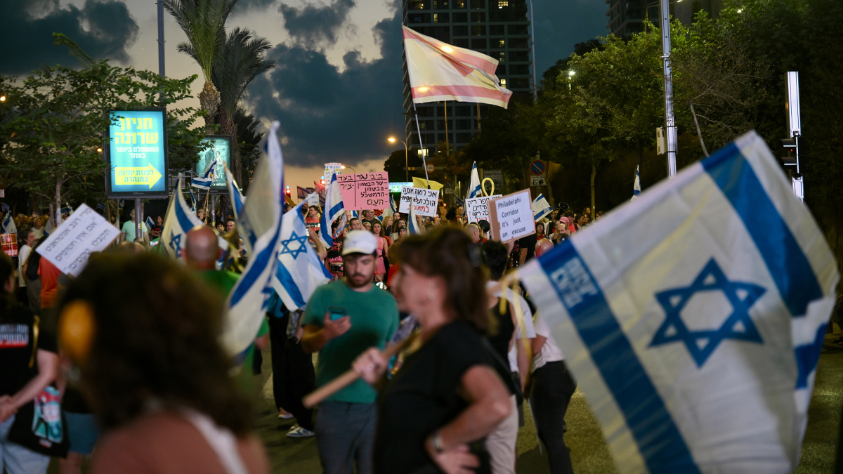 Tel Aviv’de İsrail hükümeti'ne karşı büyük gösteri