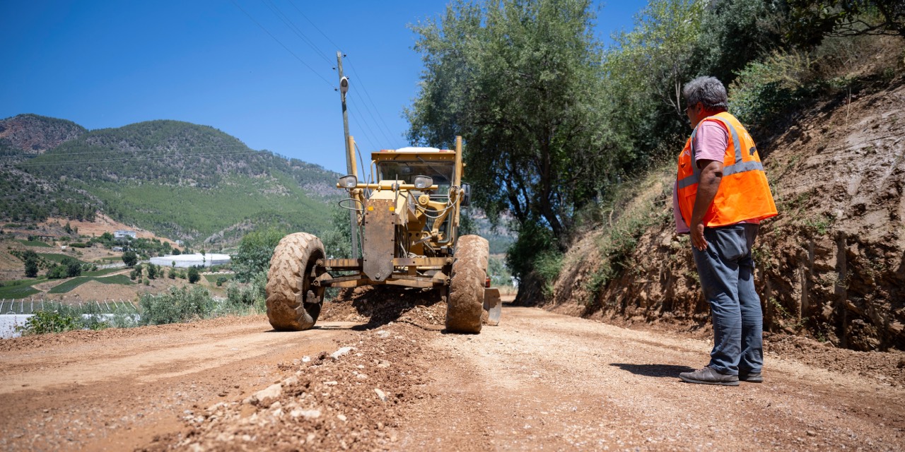 Anamur Gercebahşiş Mahallesi’nde yol iyileştirme çalışmaları tamamlanıyor