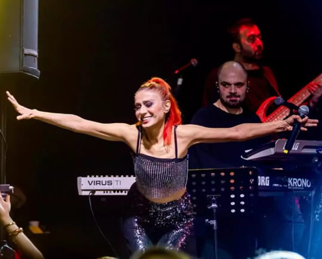 Yıldız Tilbe 'Mikrofon tutmam bile yasak' diyerek hastalığını açıkladı