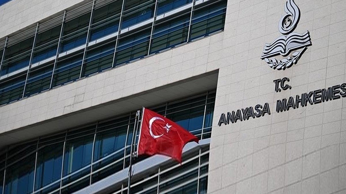 Cinsiyet değişikliği şartı yeniden tartışılıyor: Anayasa Mahkemesi 40. maddeyi görüşecek
