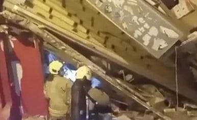 İstanbul Beyoğlu’nda şiddetli patlama: İki katlı bina çöktü!