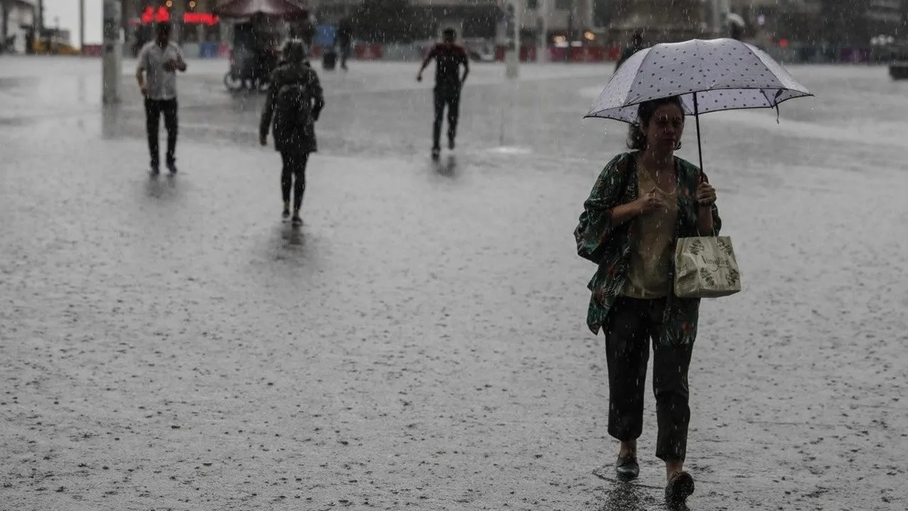 Meteoroloji'den İstanbul dahil 5 ile sarı ve turuncu kod: Gök gürültülü sağanak bekleniyor