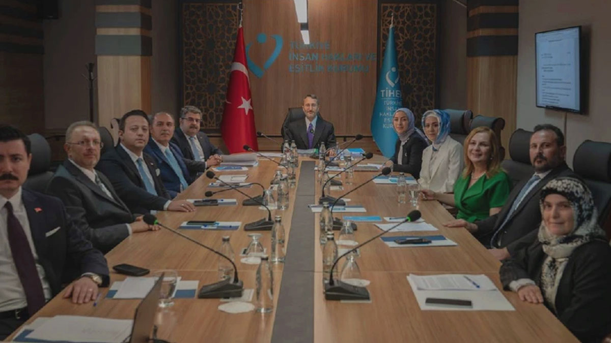 Fahrettin Altun yeni görevine başladı