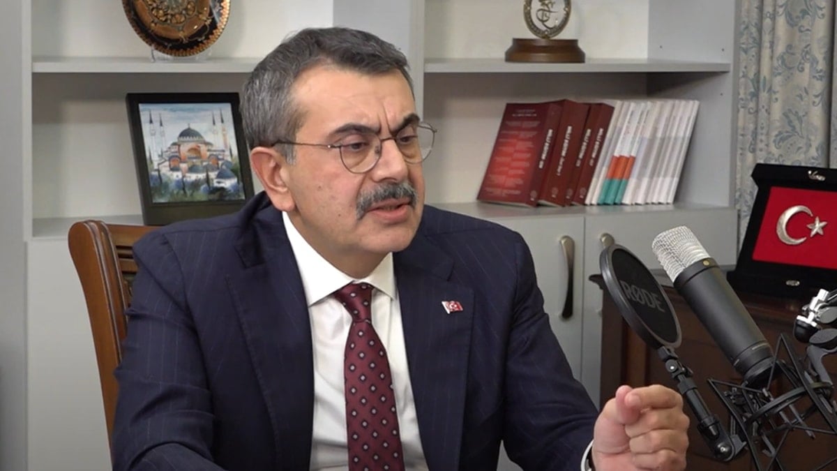 Milli Eğitim Bakanı Yusuf Tekin'in dili sürçtü: Soruları imam hatip öğretmenleri hazırlıyor