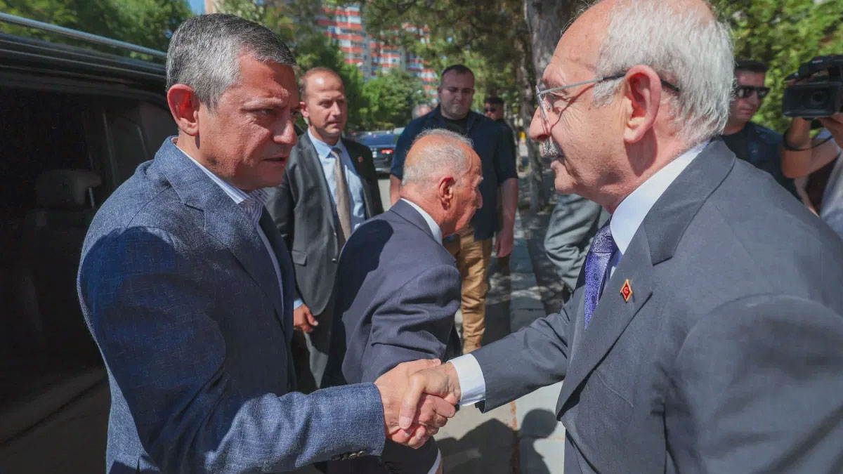 CHP lideri Özel'den Kılıçdaroğlu'na 'taziye' ziyareti