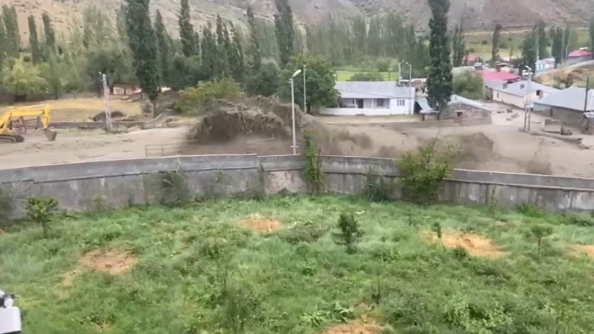 Selin geliş anı kamerada: Kars'ta 8 köy zarar gördü