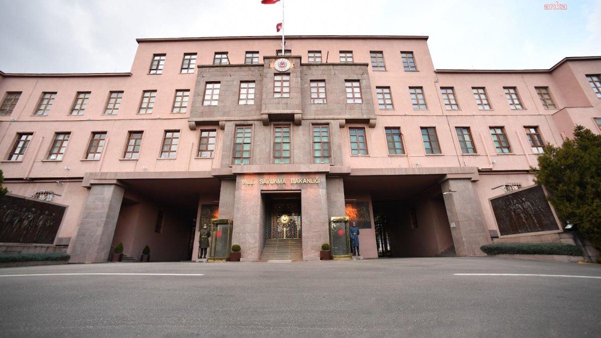 Son dakika! MSB açıkladı: Şehit olan iki askerin ölüm nedeni belli oldu