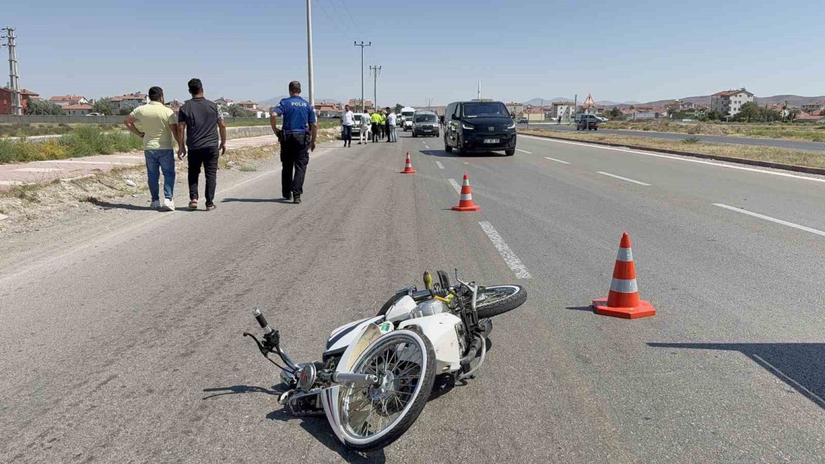 Dur ihtarına uymadı: Polise çarptı
