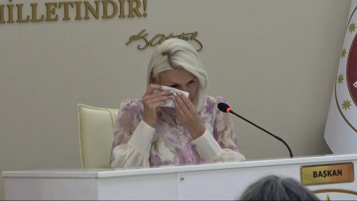 AK Parti ve MHP’den destek aldı: Melek Mızrak Subaşı gözyaşlarını tutamadı