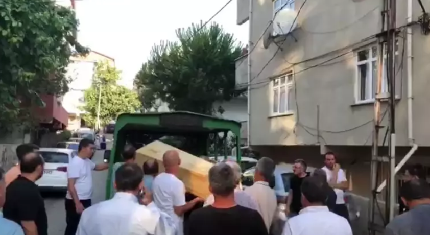 İstanbul'da dehşet! Anne ve babasını vahşice katletti