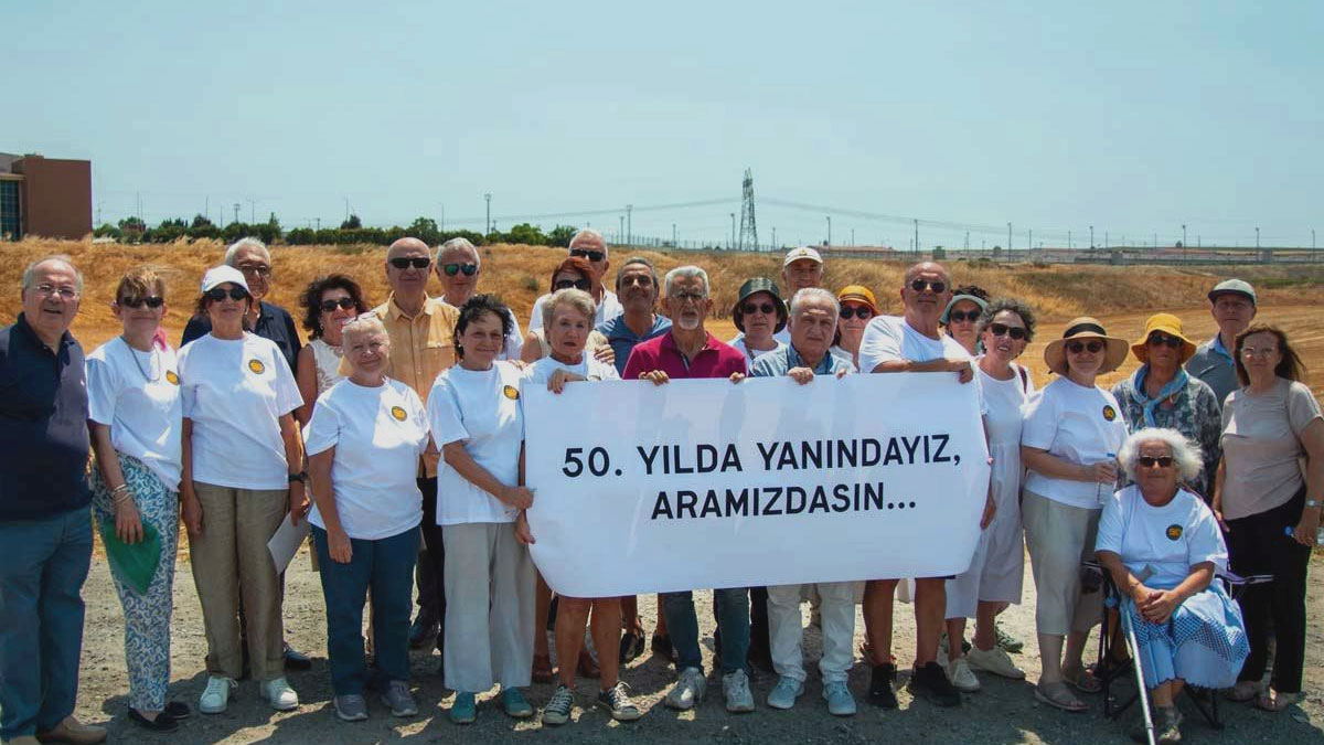 Sınıf arkadaşları Osman Kavala için Silivri'de buluştu