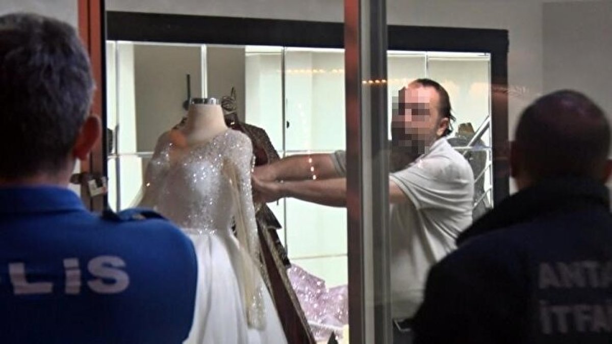 Antalya’da gelinlik mağazasında dehşet: Eşinin işyerine saldırdı, tüpe çakmak dayayınca tazyikli su ile durduruldu