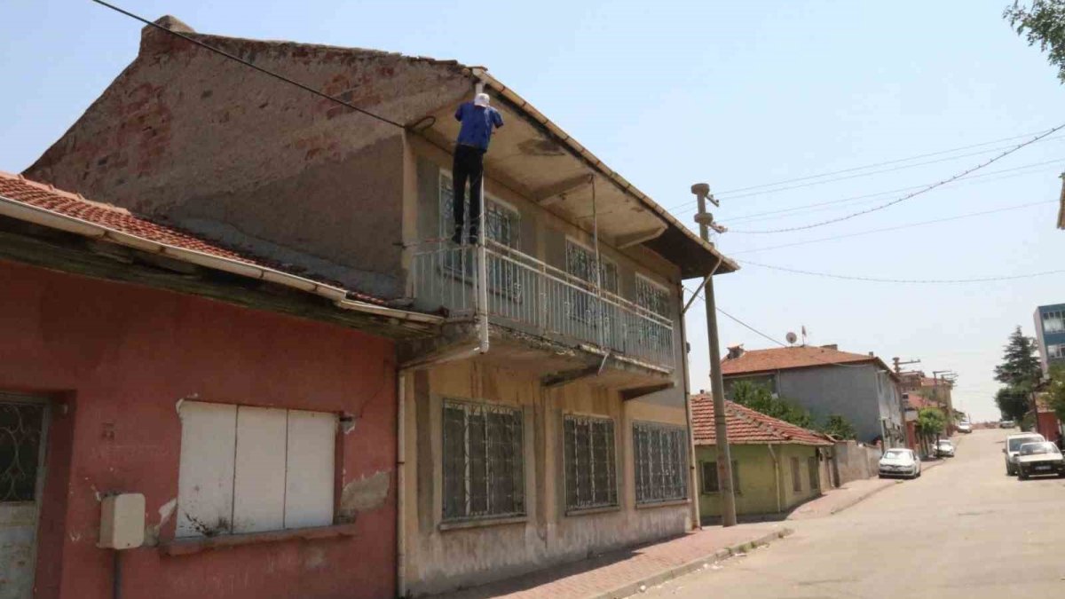 Eskişehir’de balkonda ceset sandılar: Gerçek başka çıktı