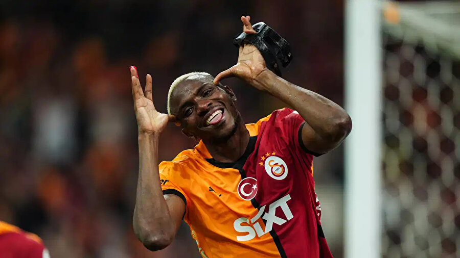 Victor Osimhen İstanbul’da! Taraftarlar havalimanına akın etti