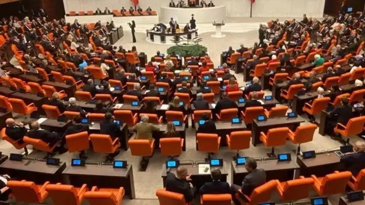 Son dakika! CHP'nin komisyon üyeleri belli oldu
