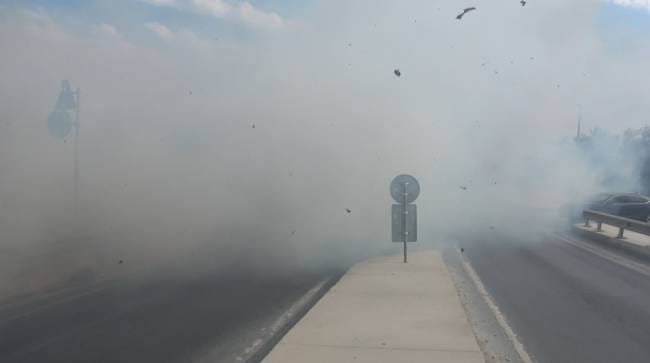 Silivri TEM bağlantı yolunda yangın: Yol trafiğe kapatıldı