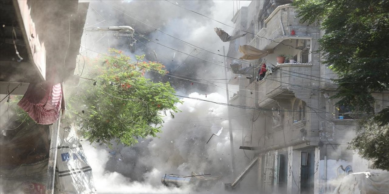 İsrail, Gazze'deki Filistin Kızılayı'nı bombaladı! Ölü ve yaralılar var