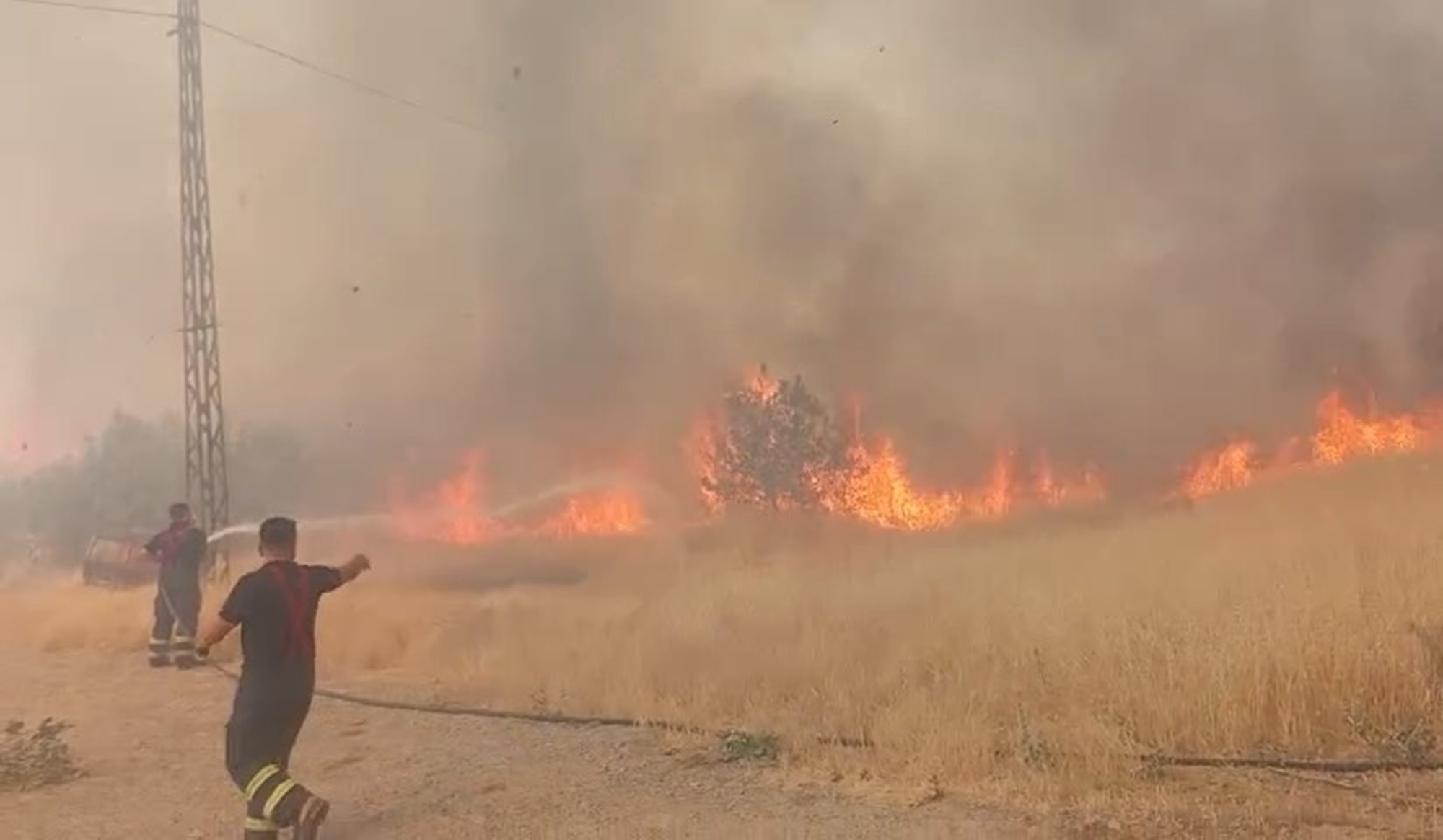 Şırnak'ta yangın! Ekipler müdahale ediyor