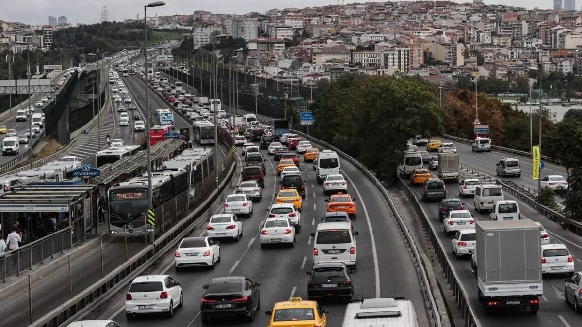İstanbul'a yeni ulaşım modeli: 80 kilometrelik otobüs şeridi geliyor