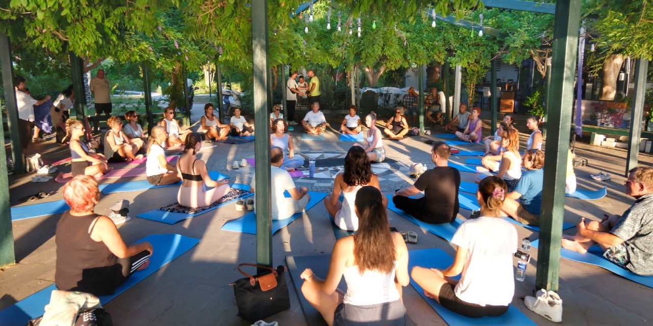Açık hava yoga etkinliği Turgutreis’te sürdü