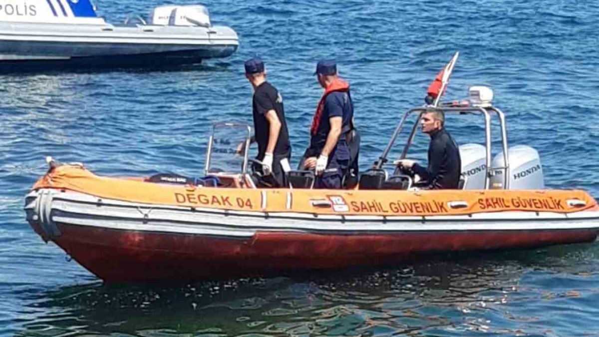 Büyükada'da erkek cesedi bulundu