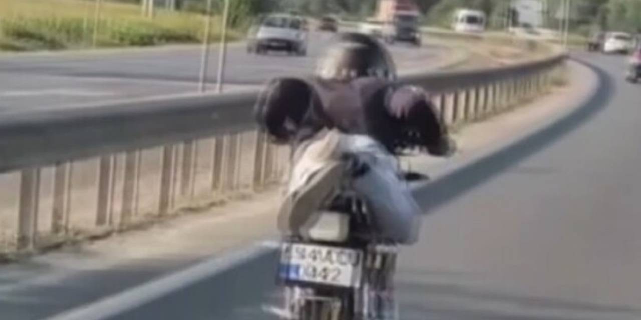 Motosiklet üzerinde akılalmaz hareketler: Ehliyeti süresiz iptal edildi