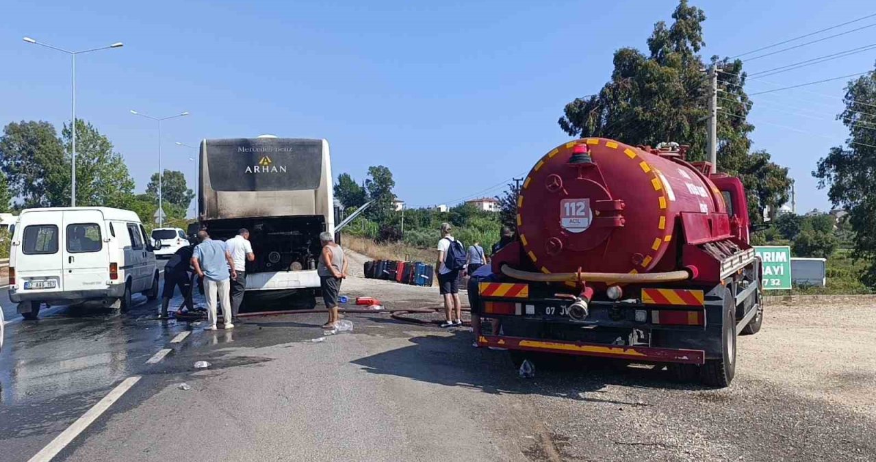 43 Polonyalı turistti taşıyan tur otobüsü yandı: Tahliye edildiler