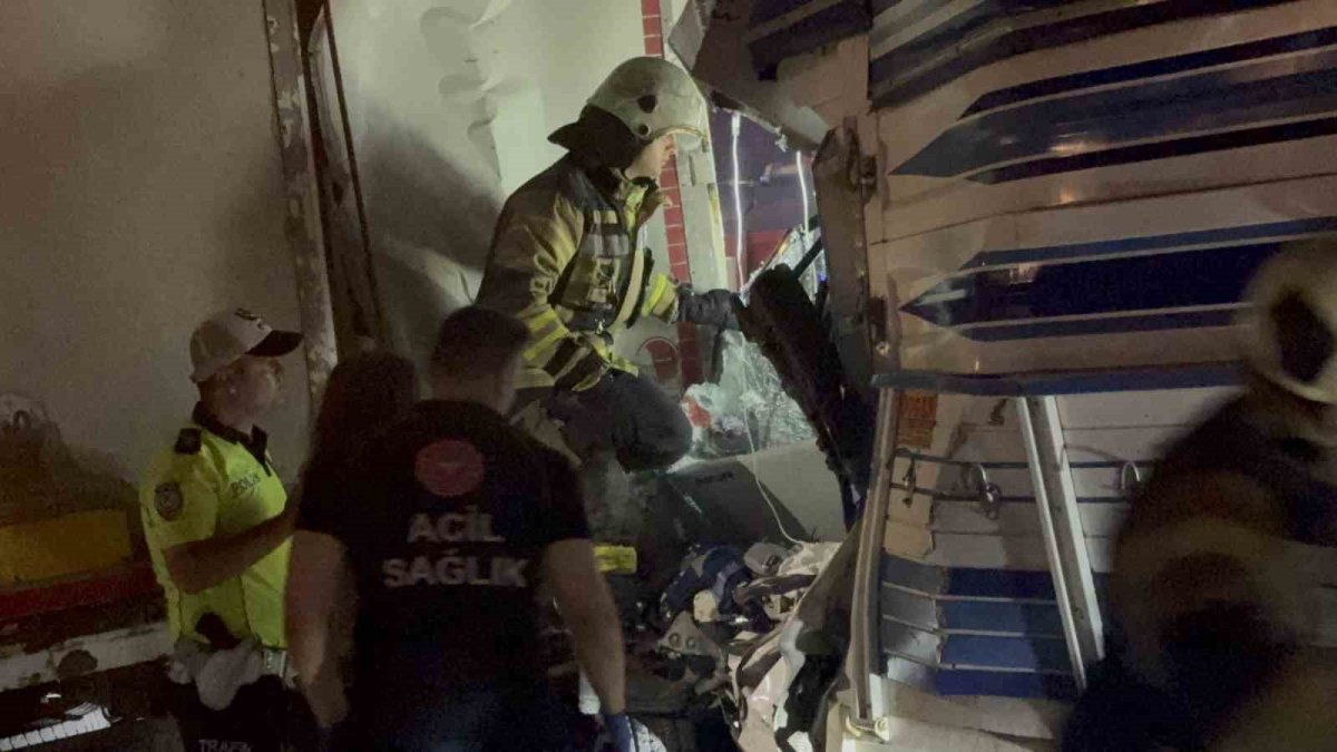 Kocaeli'de zincirleme kaza: 1 kişi hayatını kaybetti