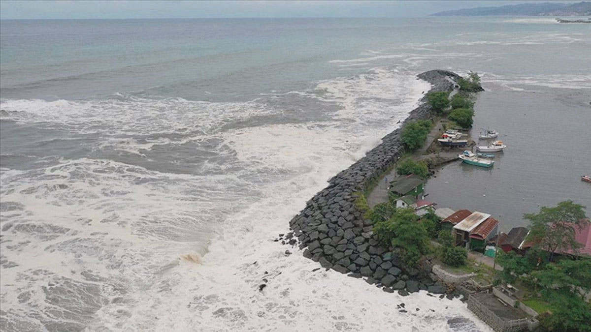 Artvin'de denize girmek geçici olarak yasaklandı